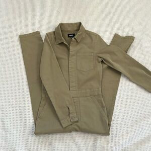 Monrow Onepiece Army green, new without tags!